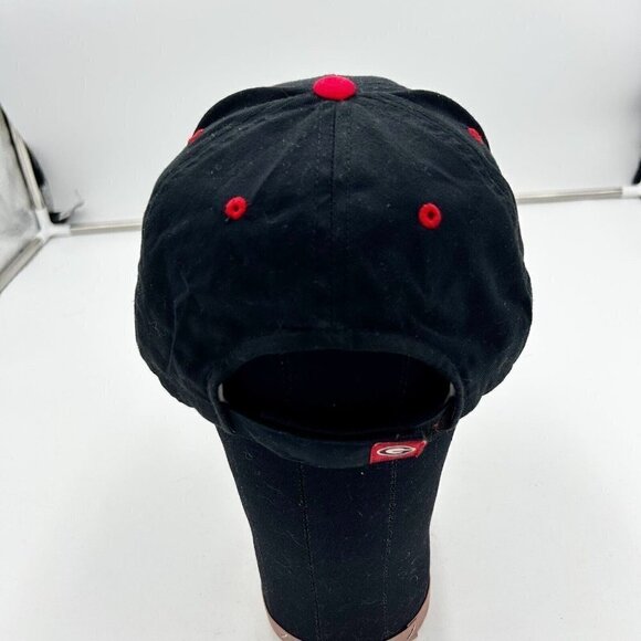 Captivating Headgear Licensed Georgia Bulldog Adjustable Black Cap Embroidered - Picture 3 of 7